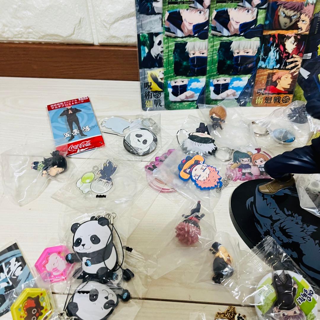 呪術廻戦 アクリルキーホルダー バッジ ラバーストラップ　フィギュア