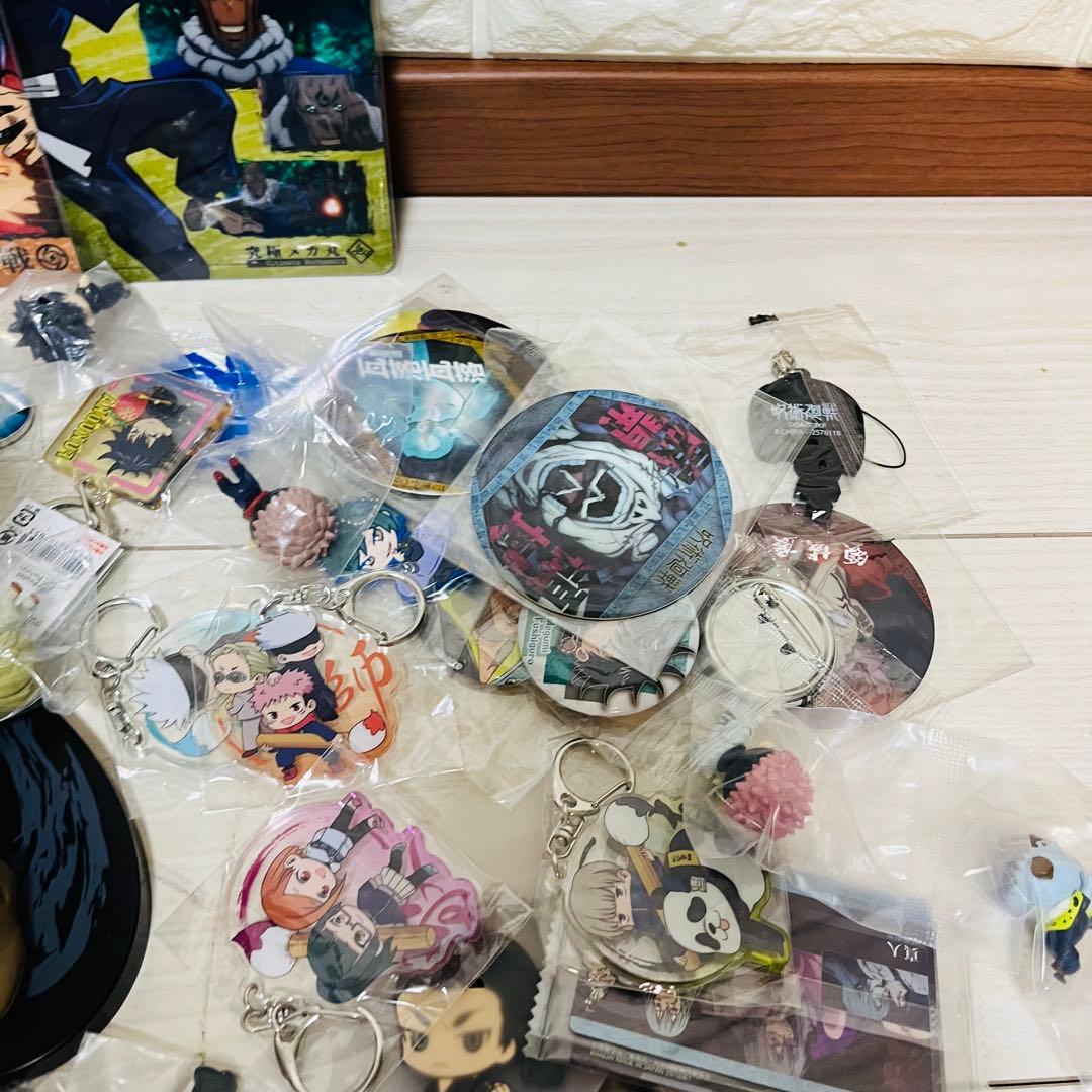 呪術廻戦 アクリルキーホルダー バッジ ラバーストラップ　フィギュア