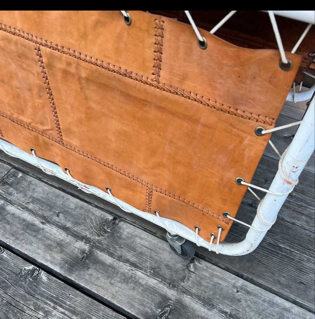 店舗什器　ワゴン　ホイール付き金属フレームストレージラック