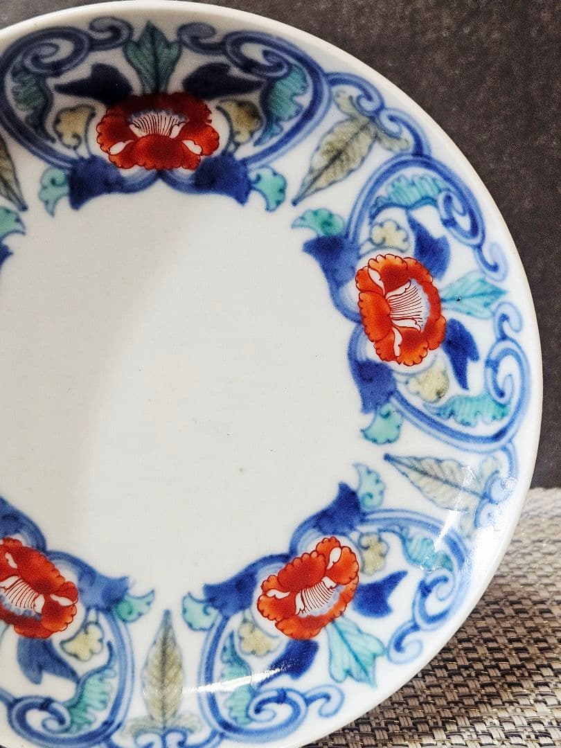 江戸時代末期～明治時代初期頃　後期色鍋島 色絵　唐草花文様　約12.5cm　小皿