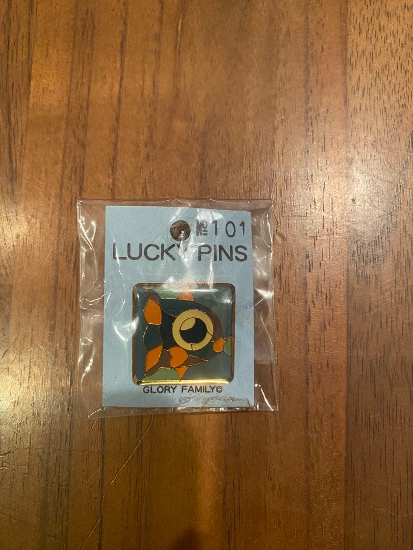 [希少]ピンバッジ グローリーファミリー ラッキーピンズNo101