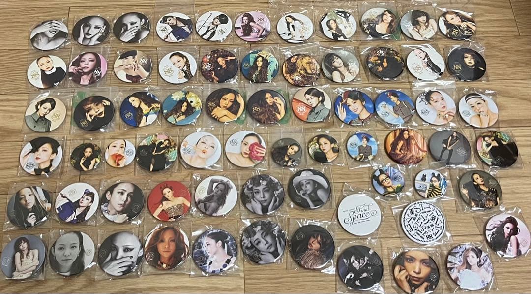 安室奈美恵　アクリルスタンド　マグネット　缶バッチ　おまとめ売り