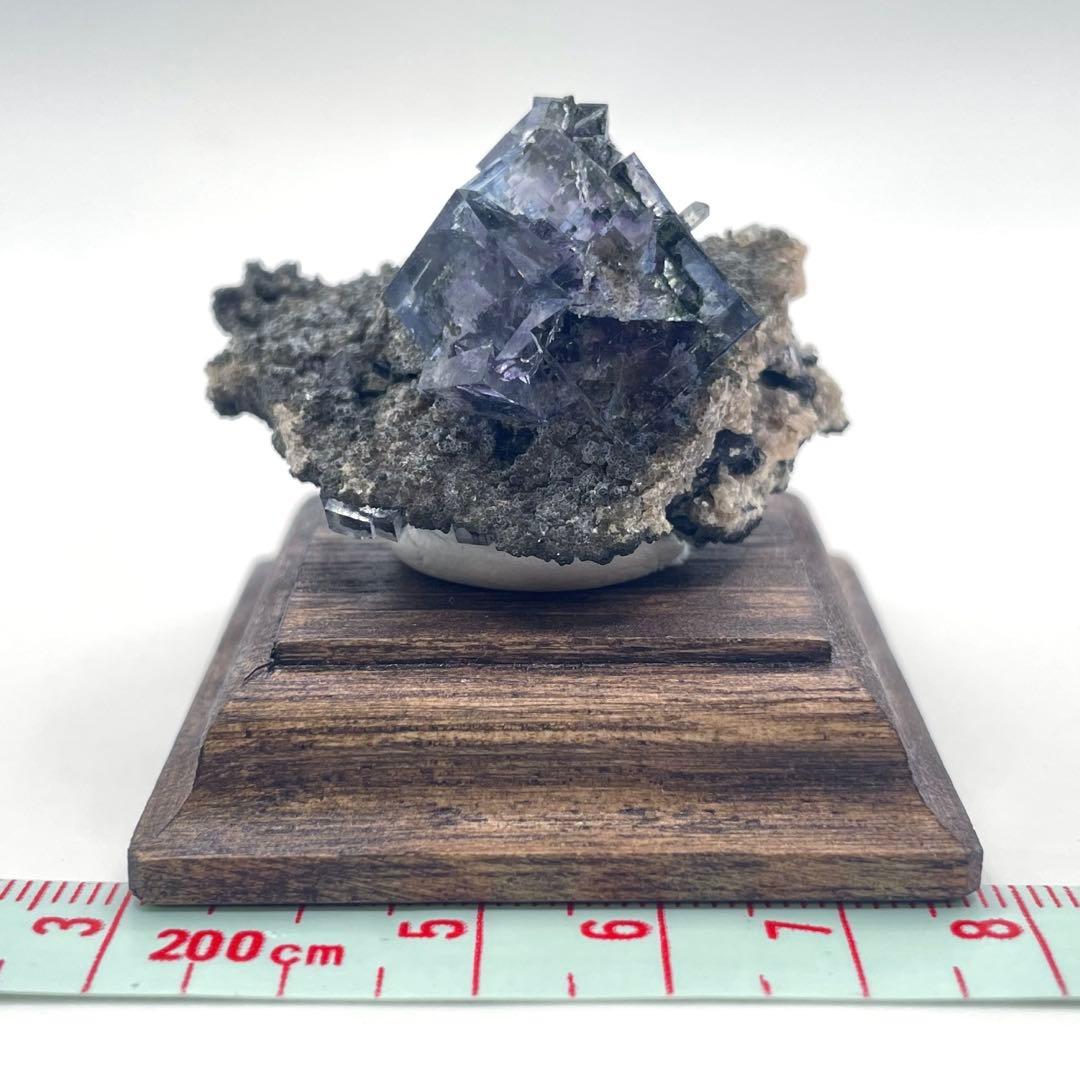 中国 ヤオガンシャン鉱山産 フローライト(母岩付)