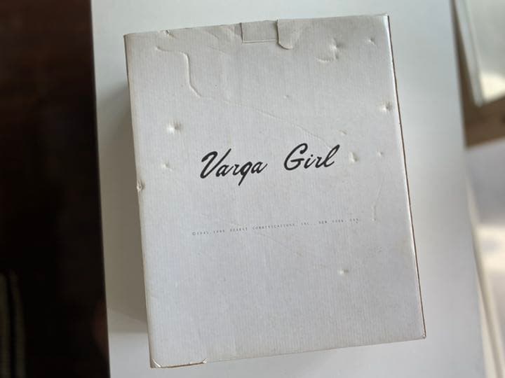 バーガ・ガール Varga Girl  世界限定品　ピンナップガール