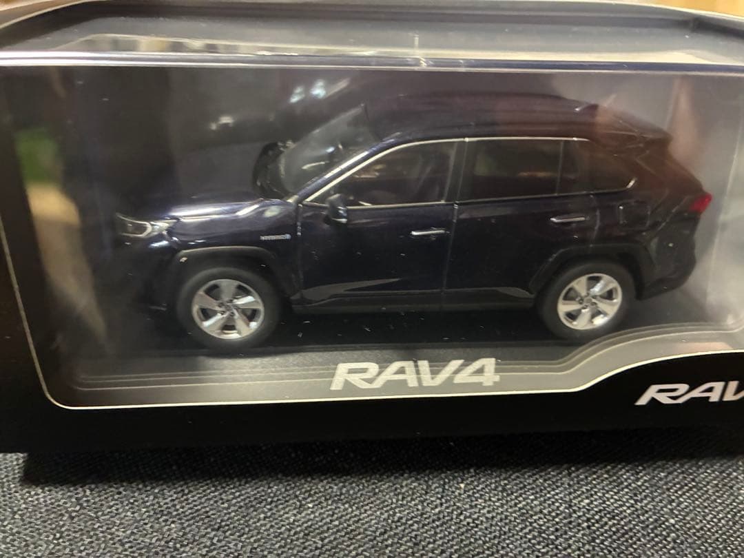 トヨタ RAV4 ダークブルーマイカ ミニカー 1/30スケール