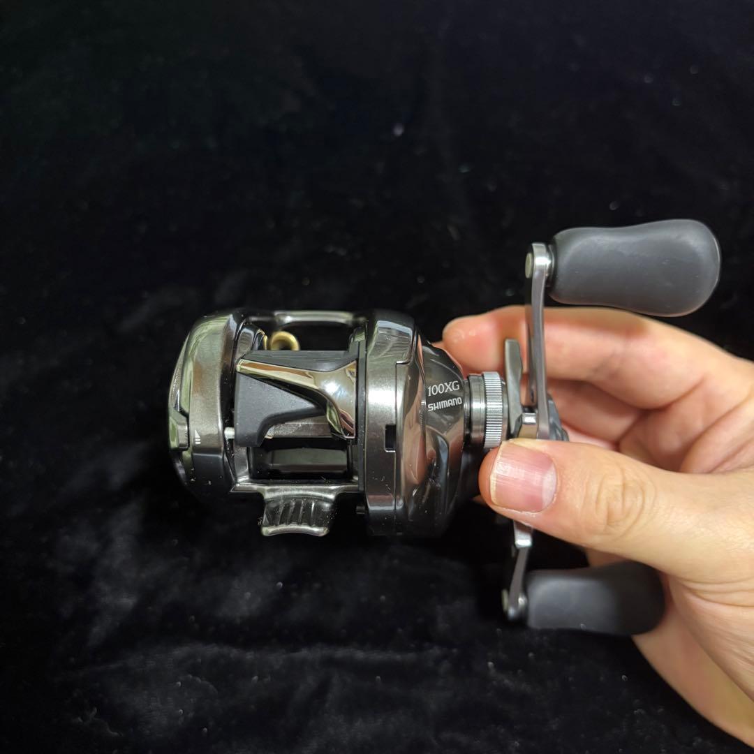 シマノ 23 メタニウム 100XG 右巻き 本体のみ 美品