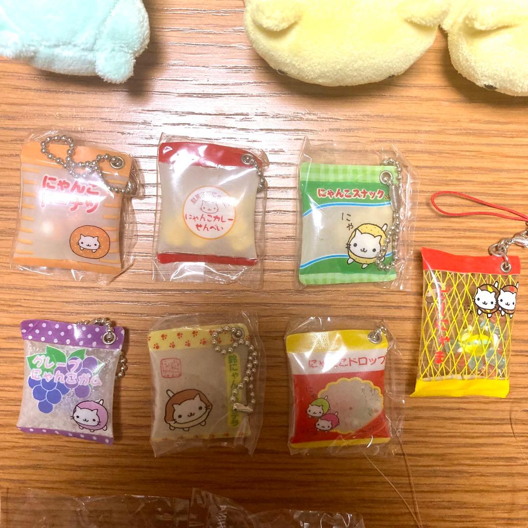 【激レア】にゃんにゃんにゃんこ　平成レトロ　ガチャガチャ　シール　等