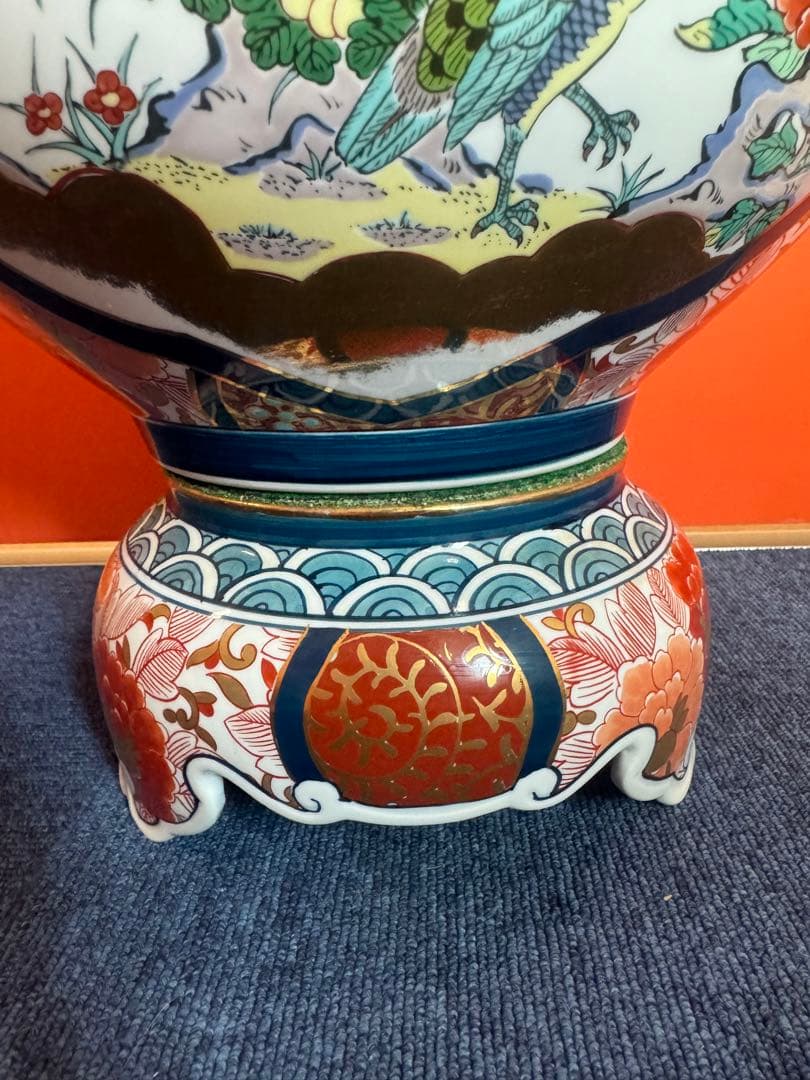 2055 有田焼 勝右衛門作 染錦 金彩色絵花鳥紋 沈香壷　飾壺