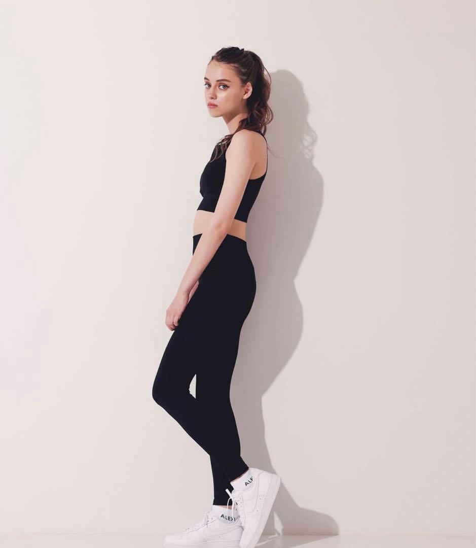 alexia stam トレーニングウェア　セット