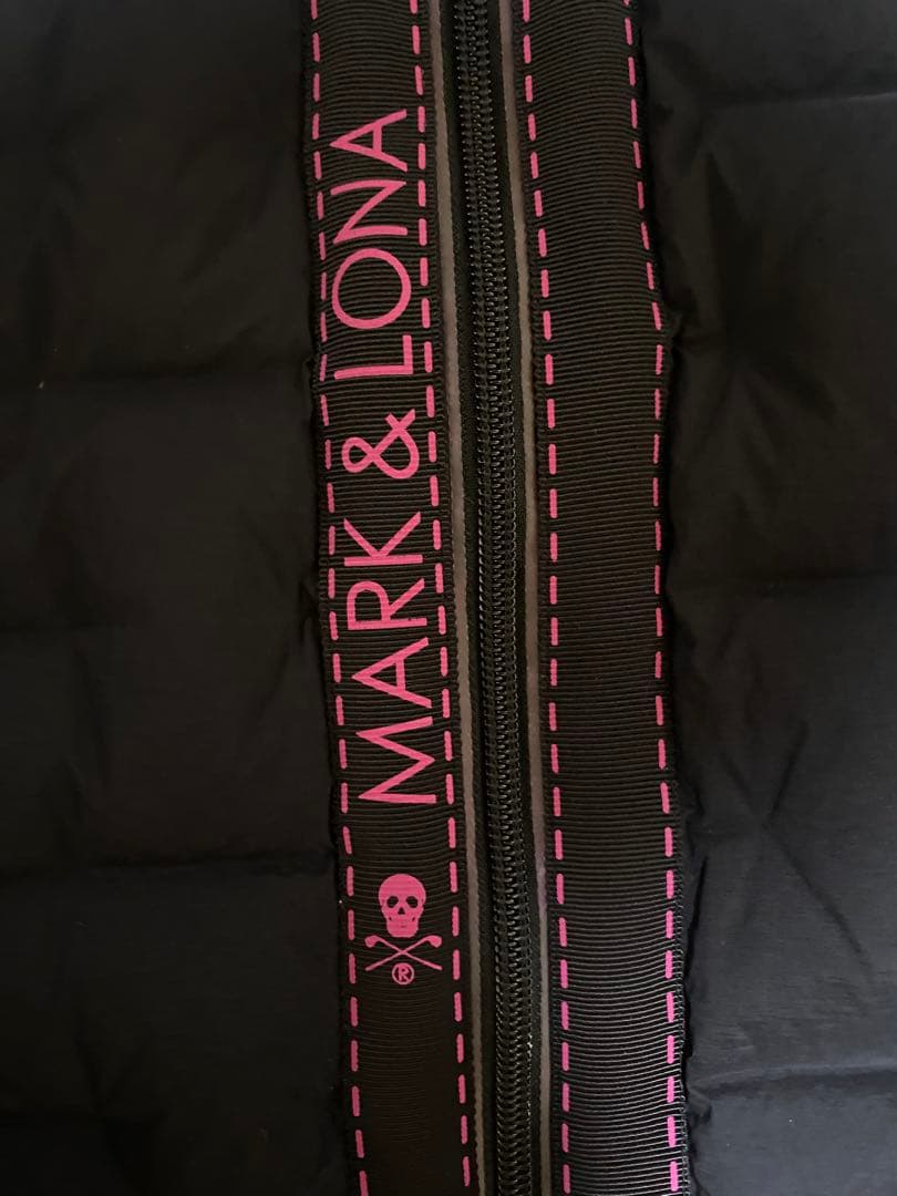 マークアンドロナ★MARK&LONA★ゴルフ★ダウンジャケット★ブラック×ピンク