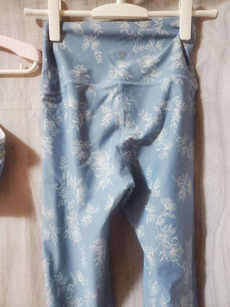ヨガウェア　水色花柄　上下Sサイズ