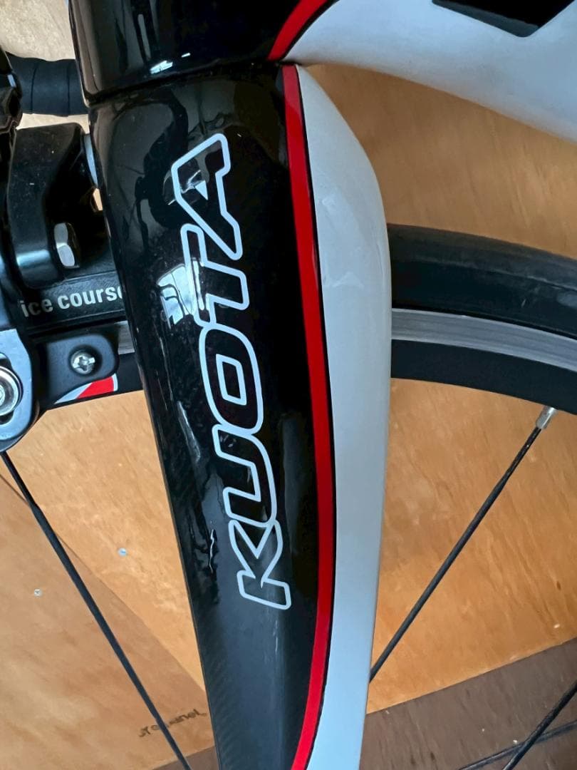 KUOTA クオータ　ロードバイク サドル・ペダル無し　自転車　軽量