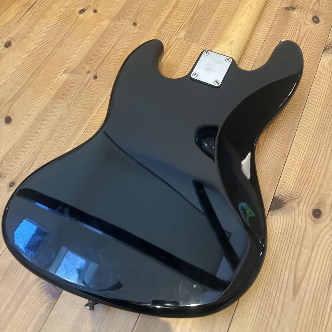 Bacchus Universe Series Jazz Bass 黒　トラ目