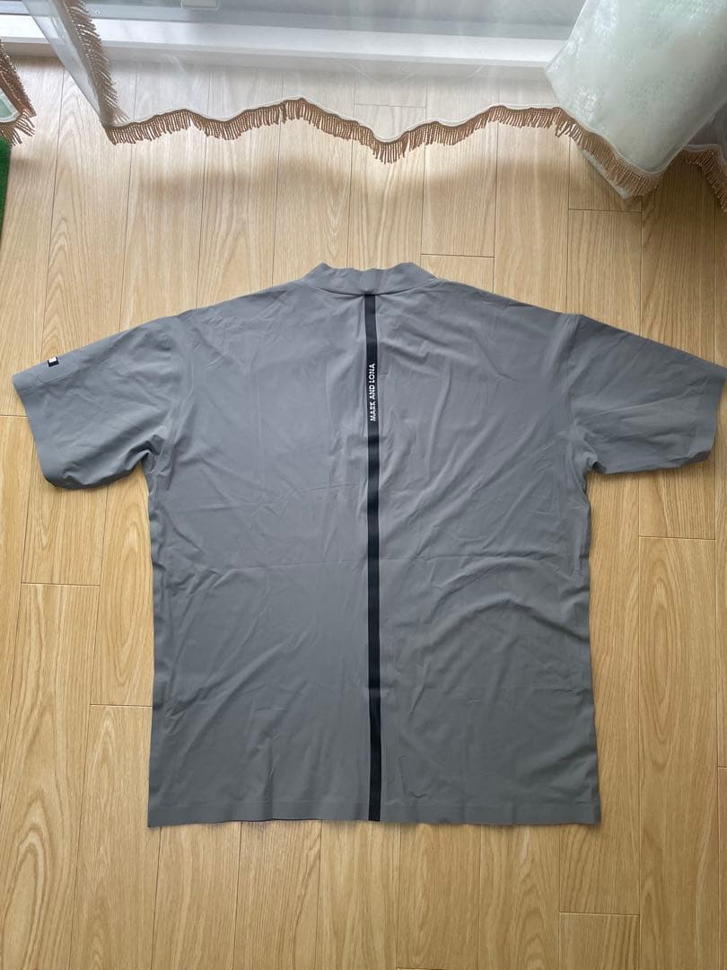 マークアンドロナ グレー 半袖シャツ シンプルロゴ サイズ50