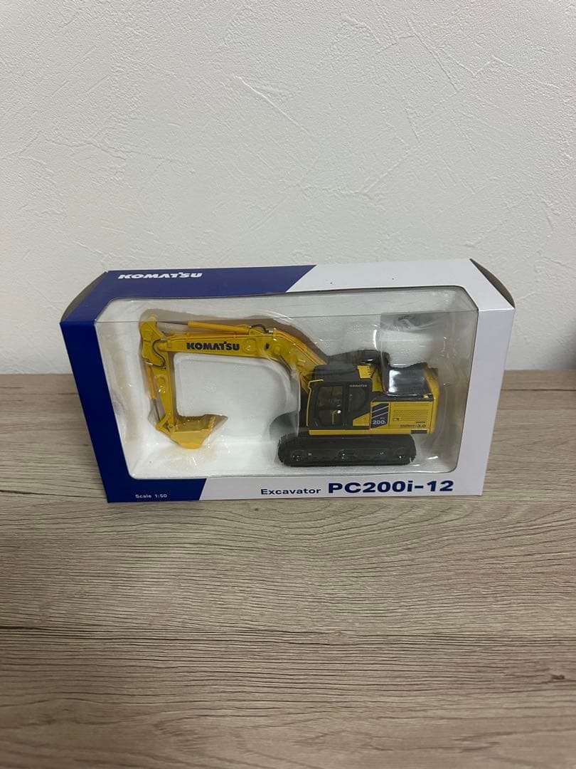 コマツ　KOMATSU PC200i-12 1/50 ミニチュア　ユンボ