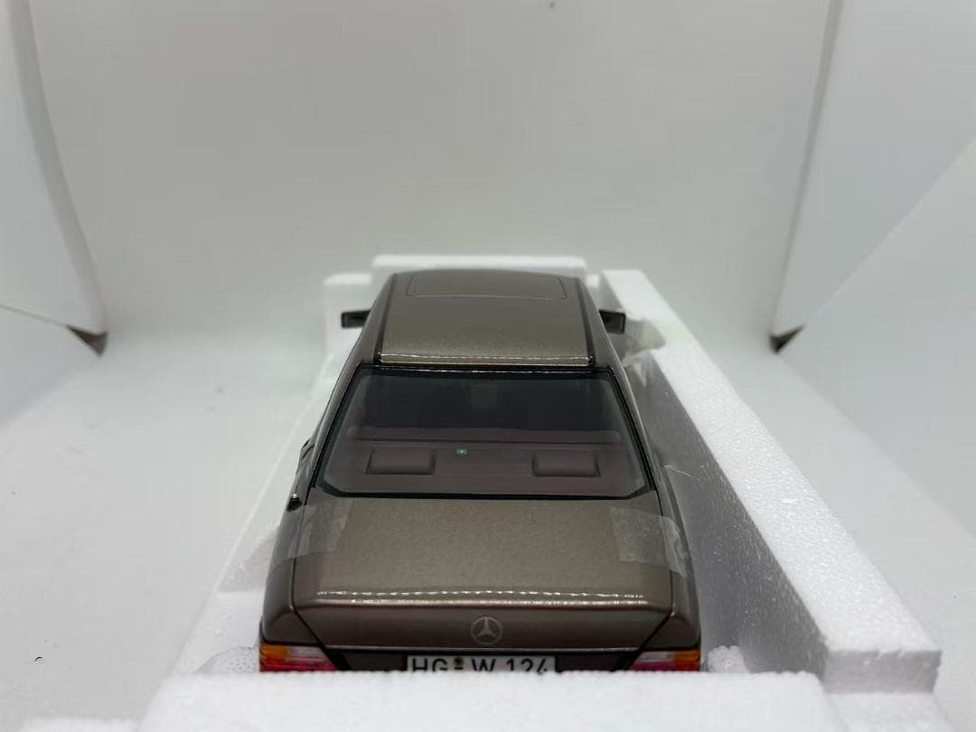 304-054 ノレブ 1/18 メルセデスベンツ 500 E 1990