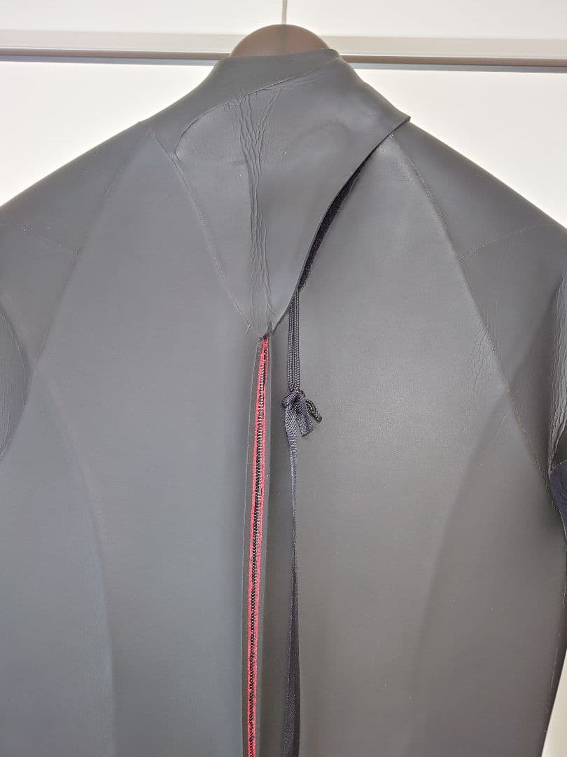 アイデンティファイ　ウェットスーツ