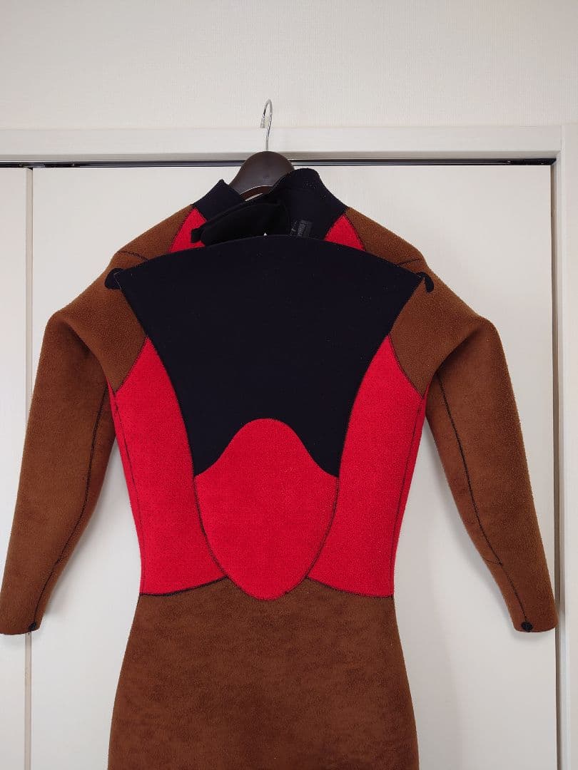 アイデンティファイ　ウェットスーツ