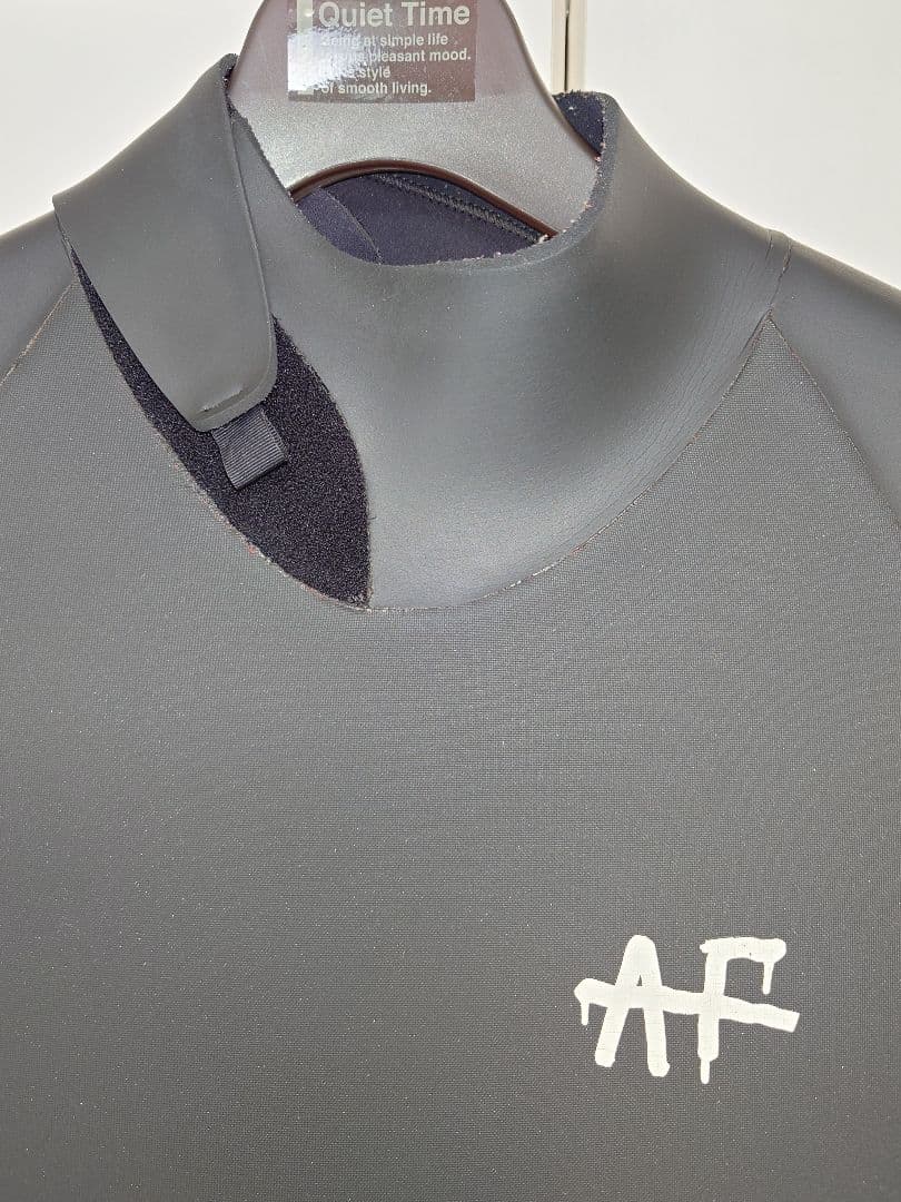 アイデンティファイ　ウェットスーツ