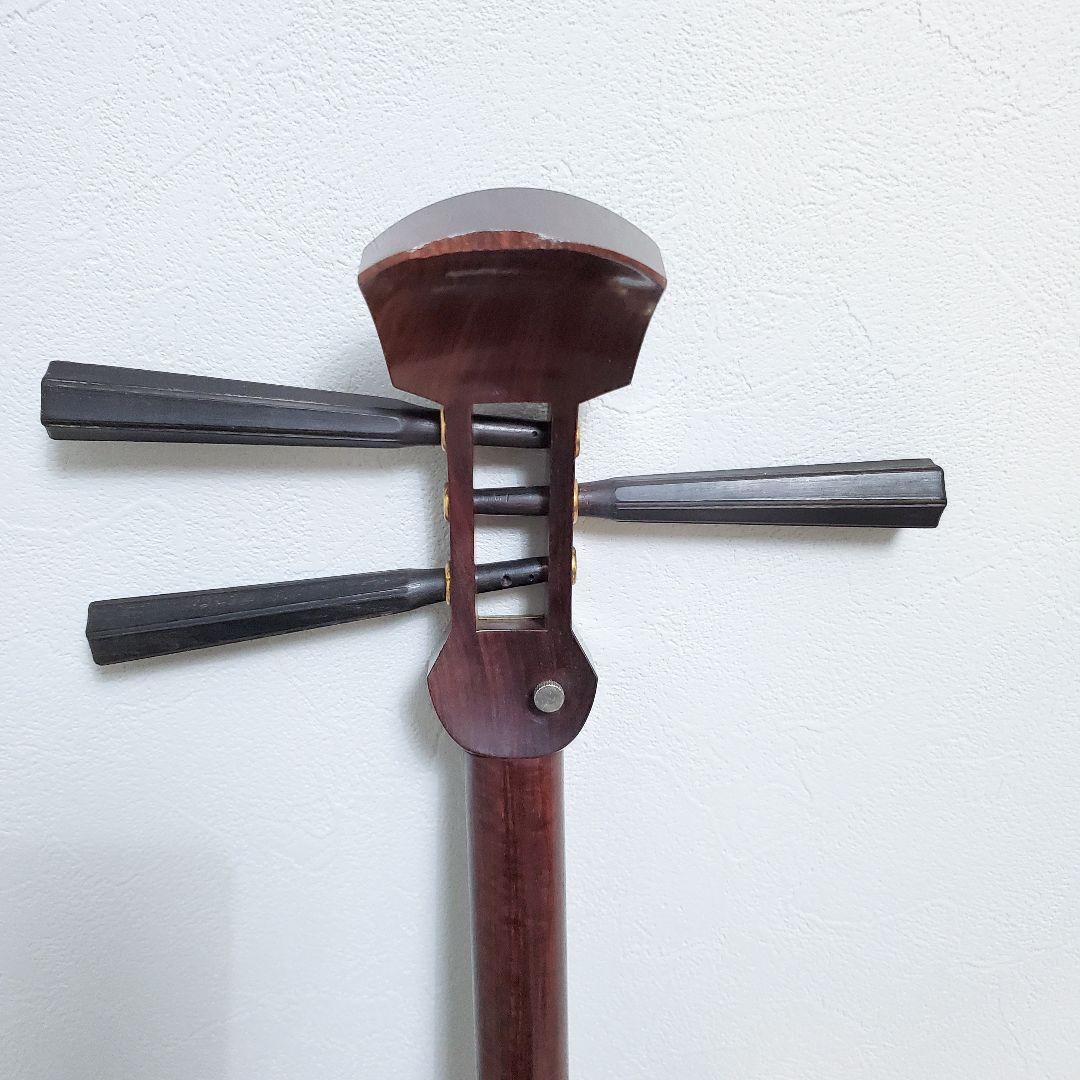 希少✨️美品/三味線　紅木トチ　中棹　東さわり　1本溝　破れあり　ハードケース