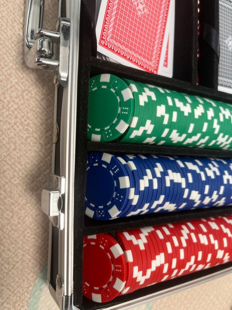 【新年特価】テキサスホールデム ポーカーチップ テーブルマット　セット　プロ用