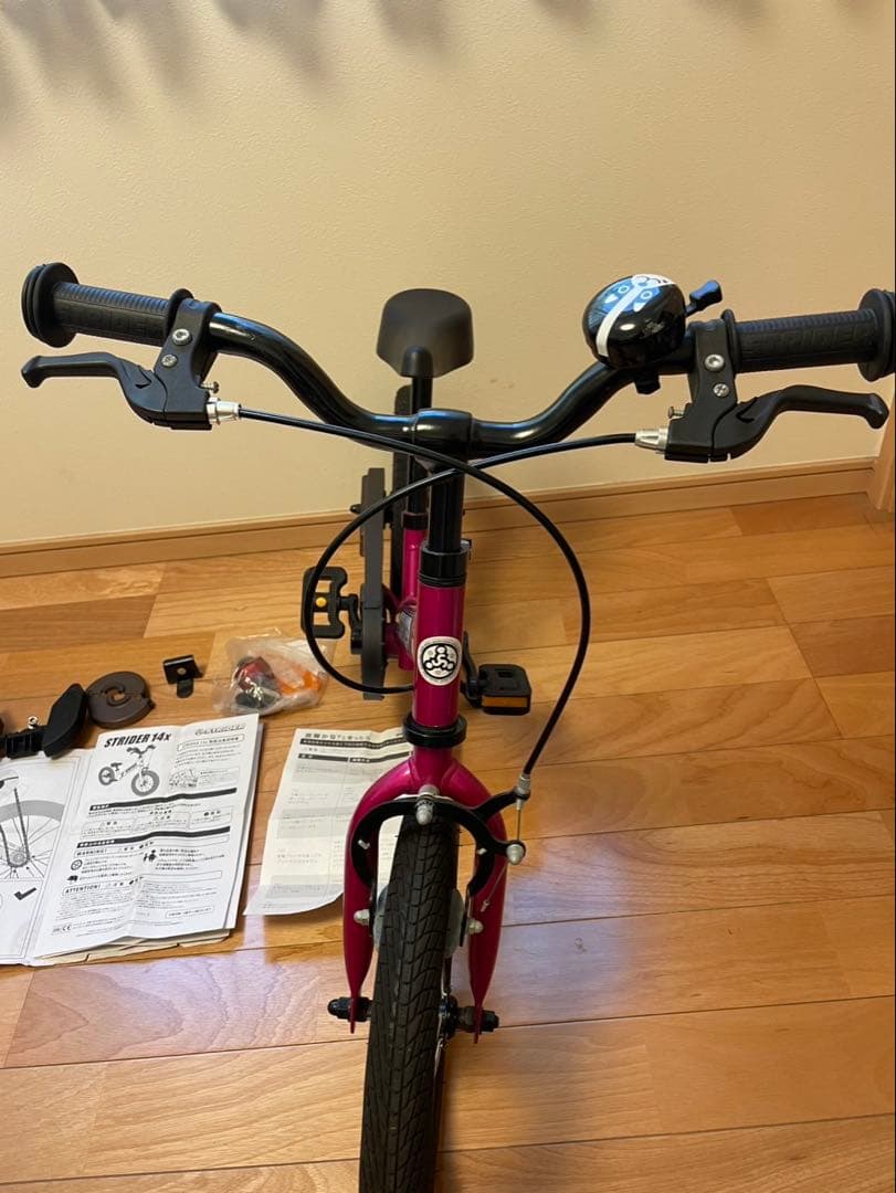 ストライダー 14X フューシャピンク　キックスタンド付き