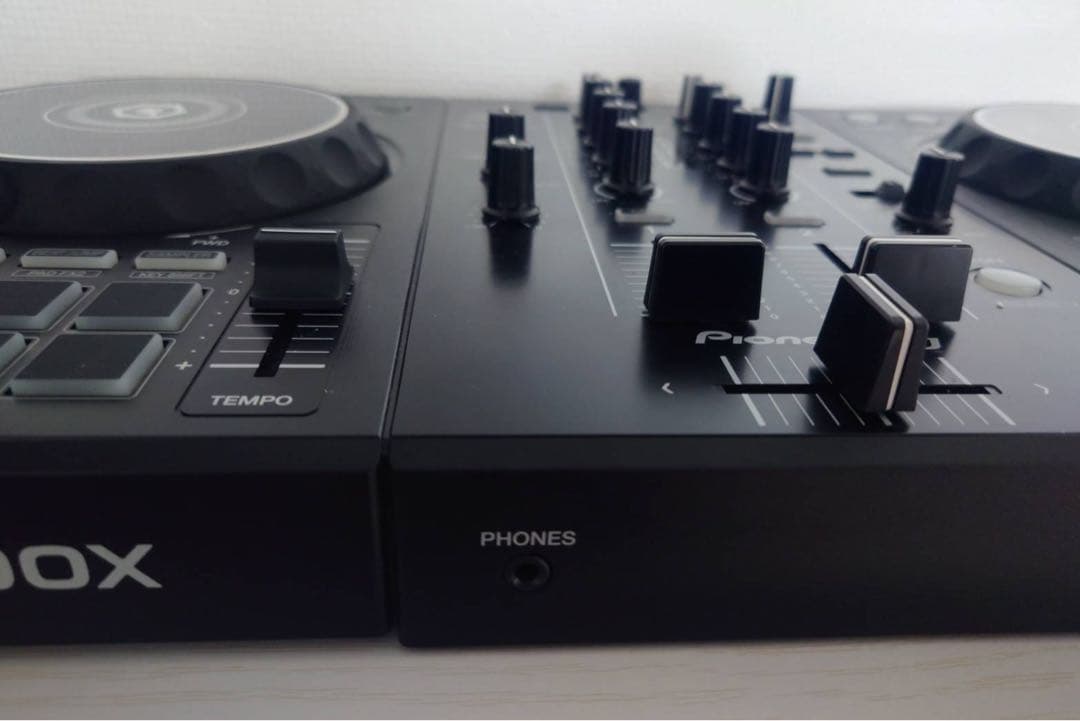 2018年製 Pioneer DJ DDJ-400 DJコントローラー