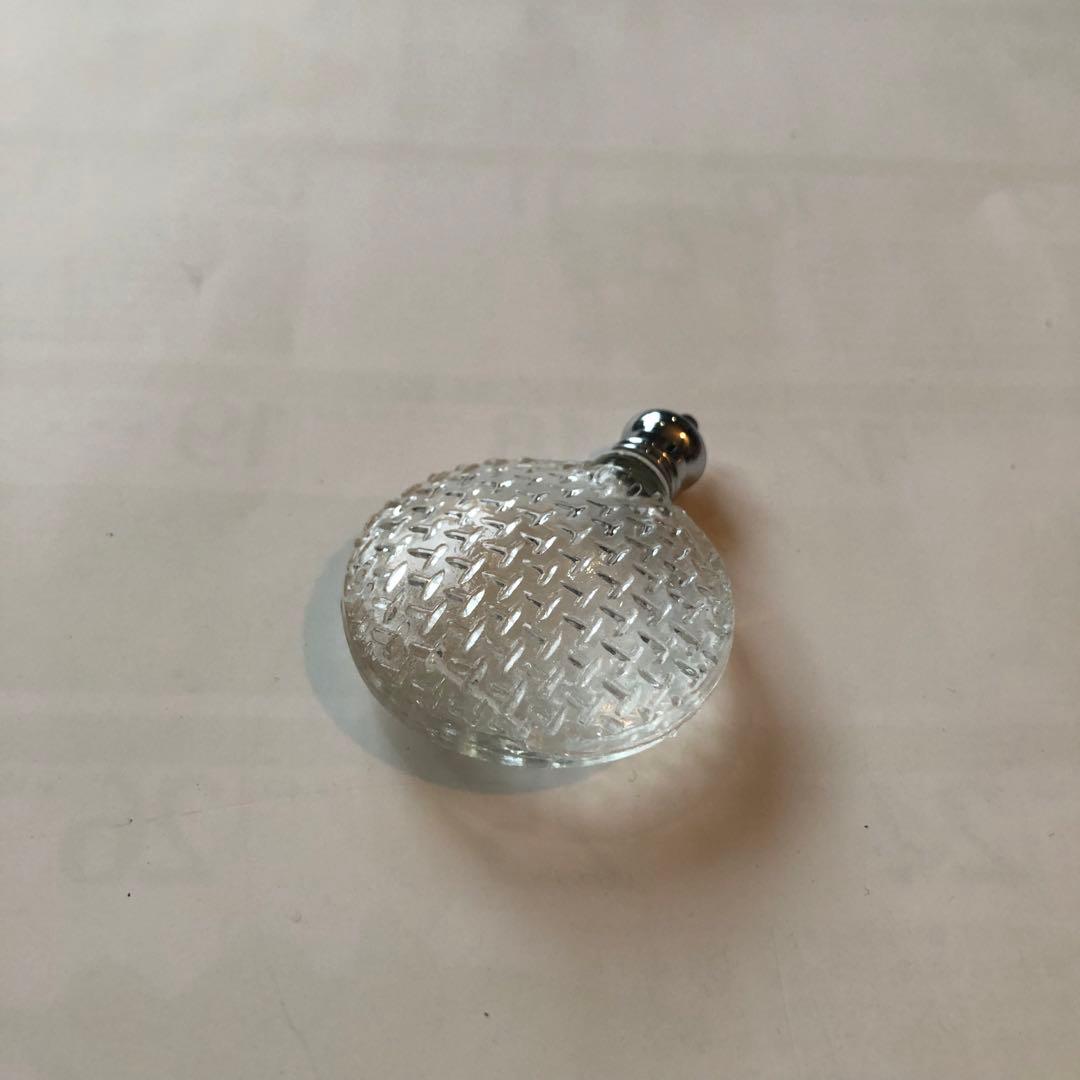 香水瓶　ガラス　丸型