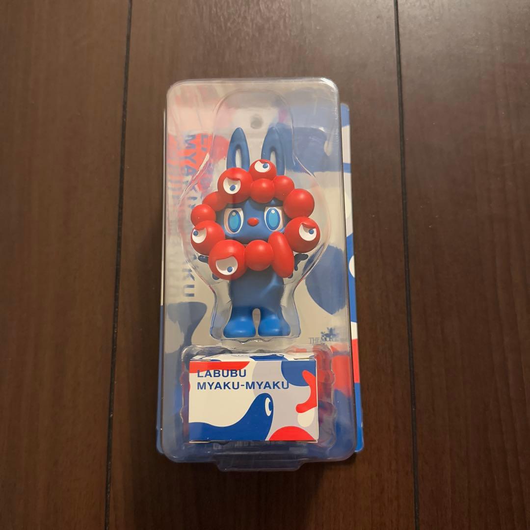 LABUBU MYAKU-MYAKU ストラップ付きフィギュア