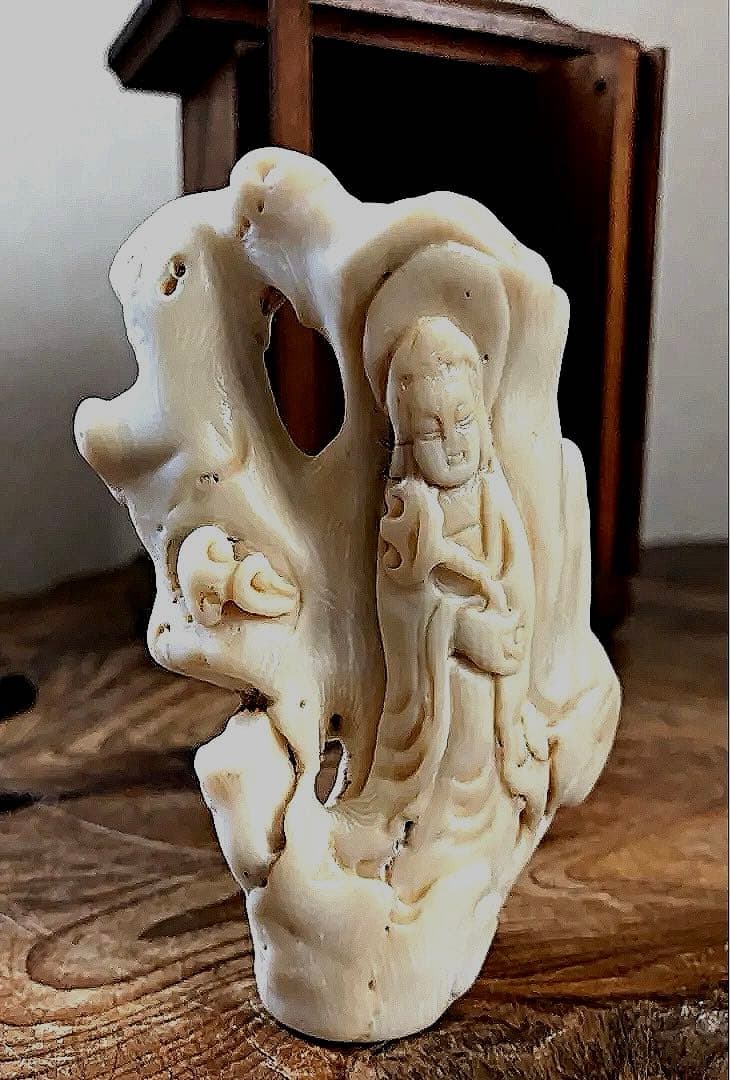 仏教美術 木厨子入り 希少 時代 天然 白珊瑚彫刻 聖観音菩薩 仏像