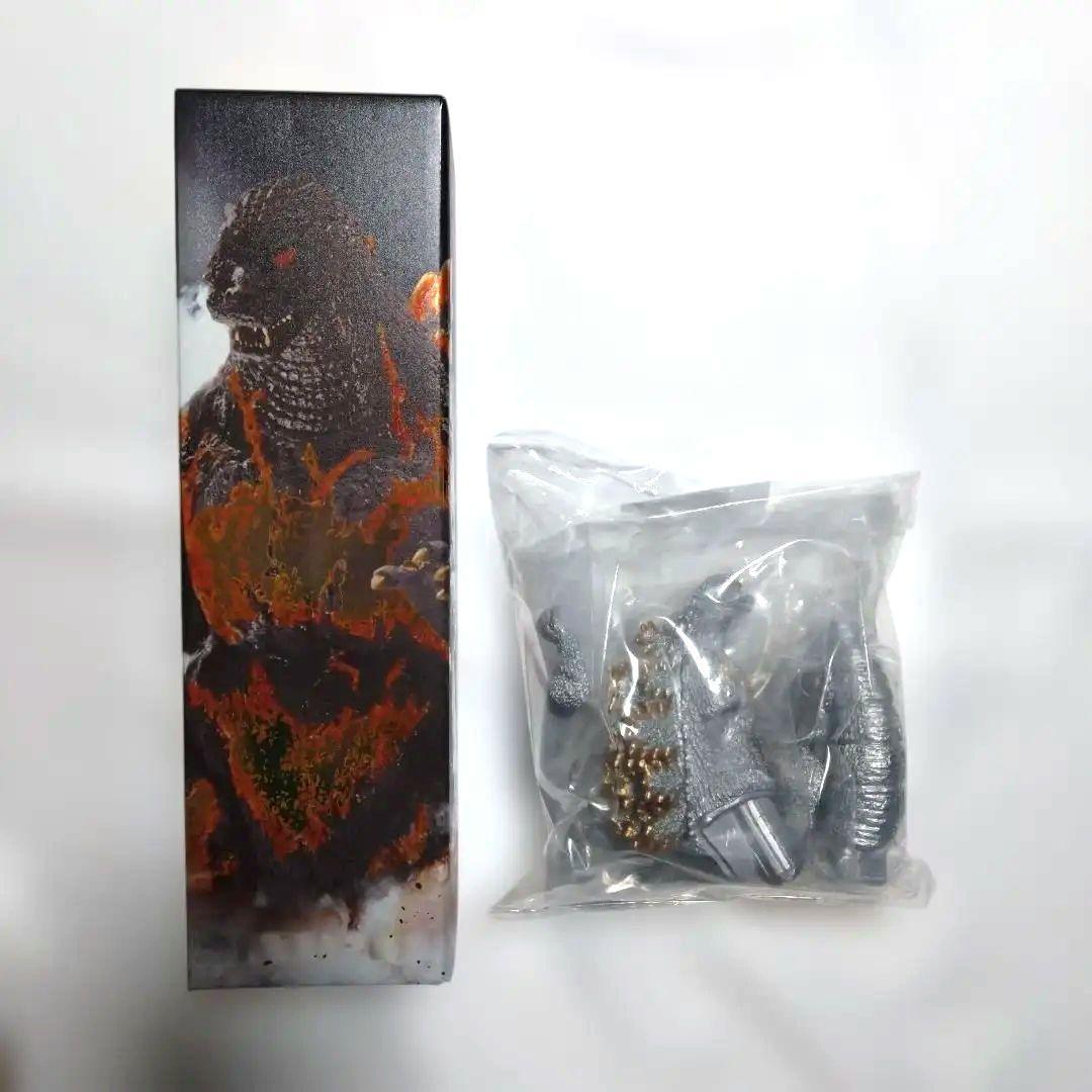 バーニングゴジラ 　フィギュア　日本酒