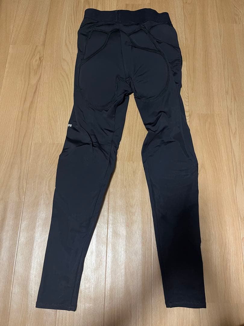 ◆美品◆スノボウェア上下セット(L)＋ヒップパッドレギンス(L)