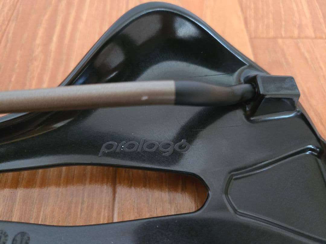 プロロゴ prologo NAGO R4 PAS TiroXレール サドル