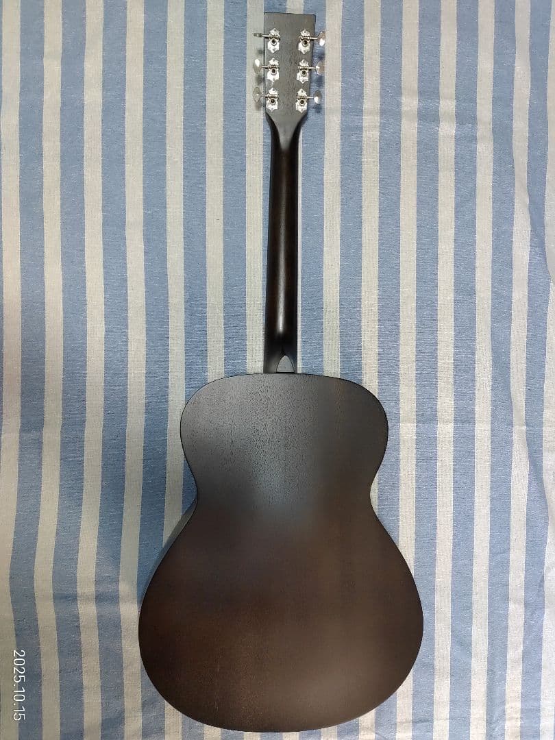 S.YAIRIのオールマホガニーアコースティックギターYF-04BL美品です。