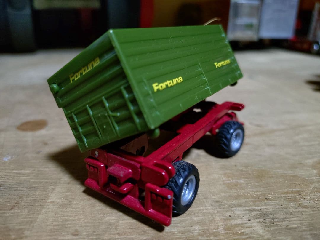 トラクター ミニカー 2台おまけトレーラー