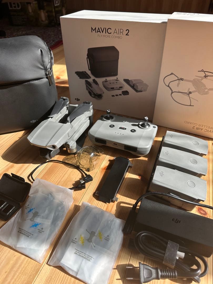 ドローンDJI Mavic Air 2 FLY MORE COMBO