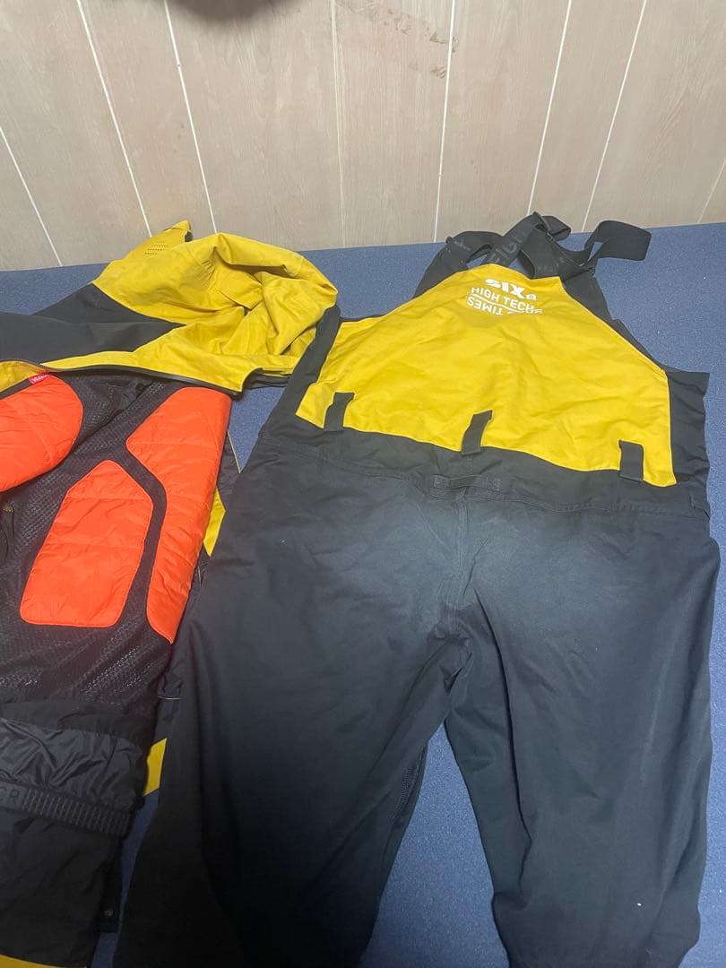 686 SIX 21-22 限定ウェア　上下