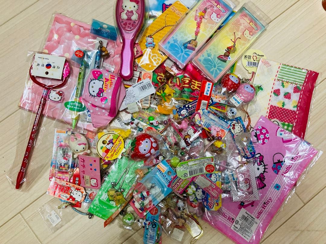 キティ ご当地 根付け 66個　グアム　東京　千葉　限定　まとめ売り　シャーペン