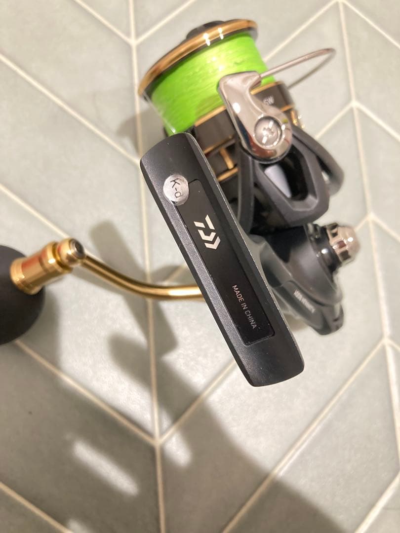 ダイワ 23BG SW 4000D-CXH