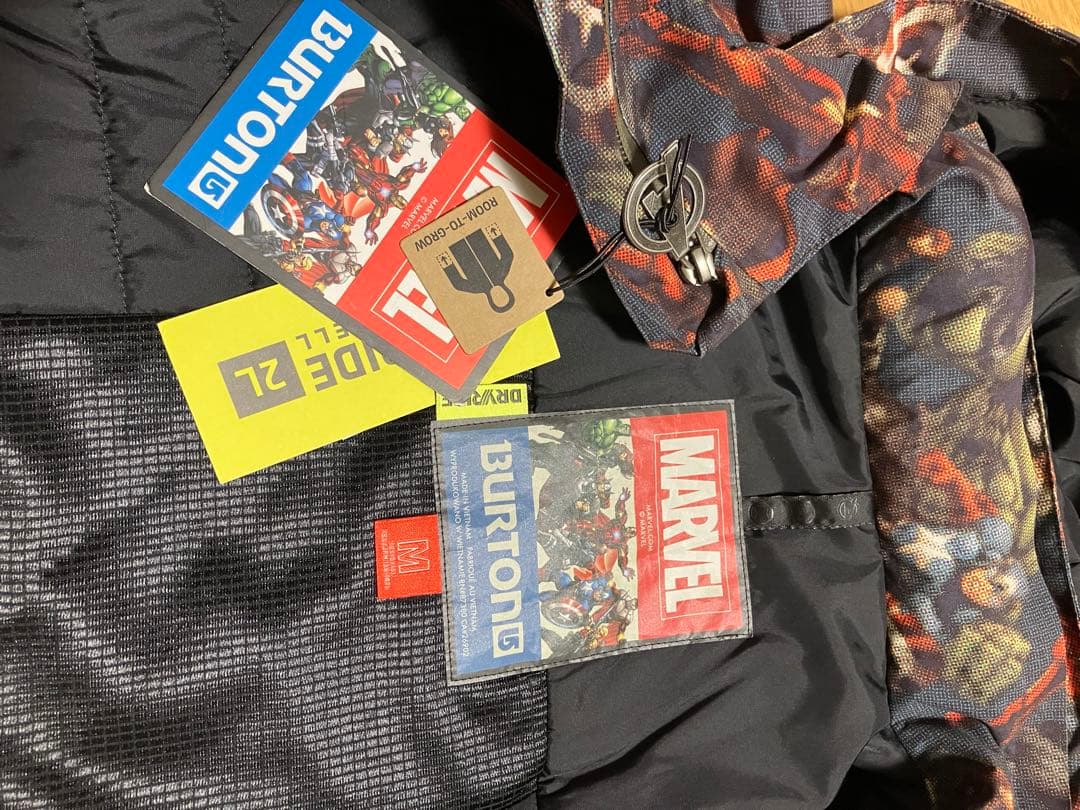 BURTON × MARVELコラボ スノーボードウェア　サイズM