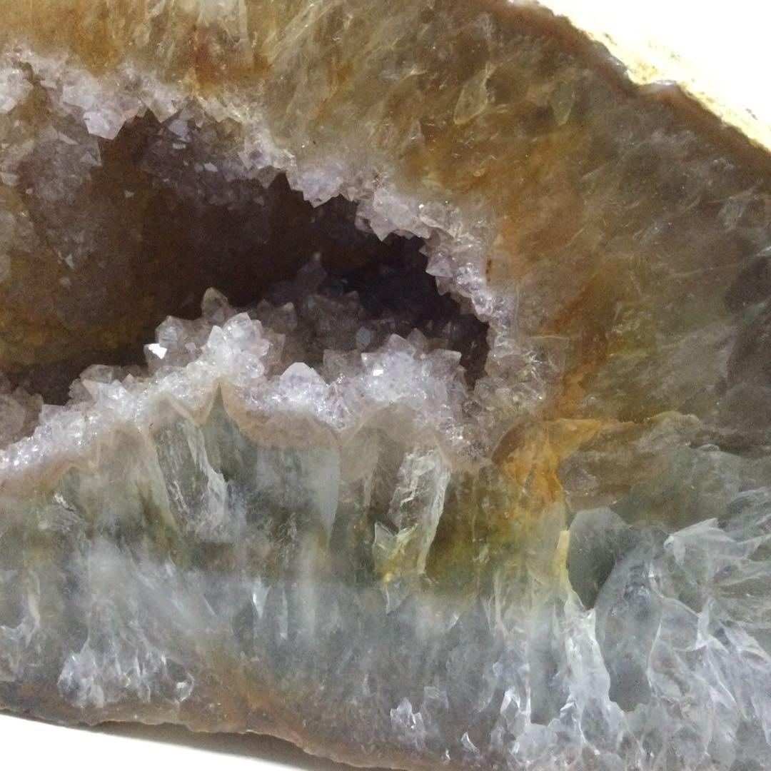 【開運・金運のお守り☆龍神の宿る洞窟】龍穴 天然石 ジオードメノウ 原石