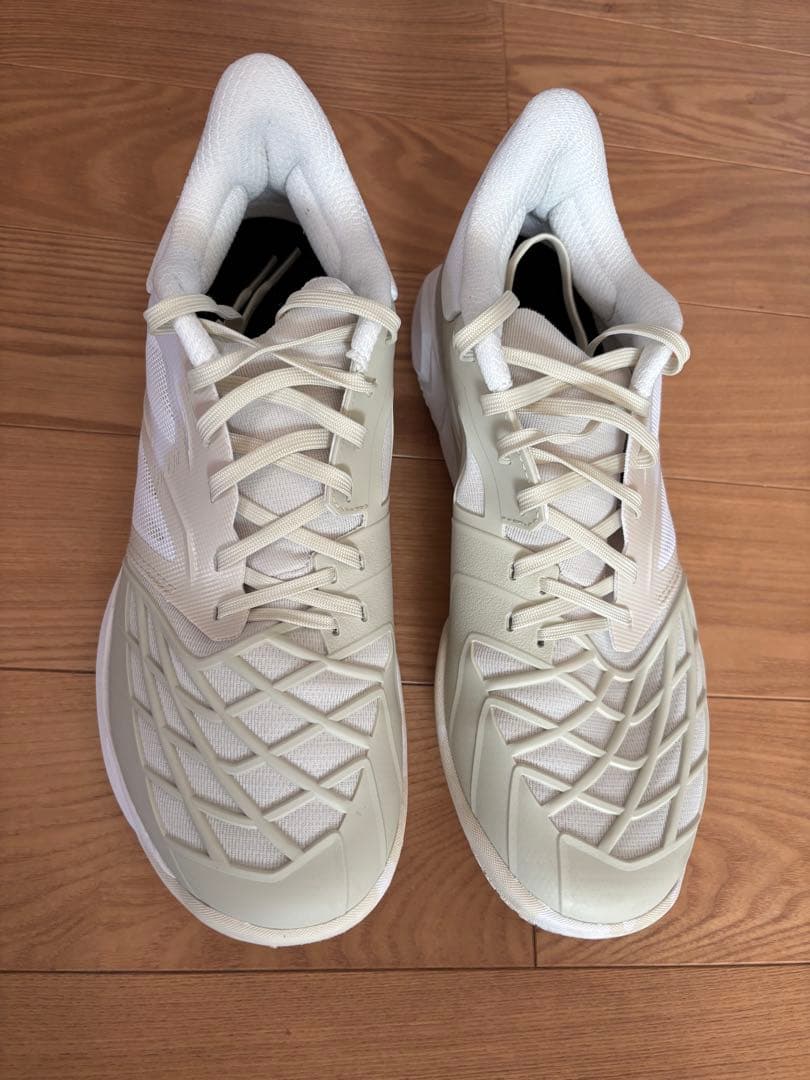 バドミントンシューズカスケードドライブ27センチ　ぐわんぐわんわん