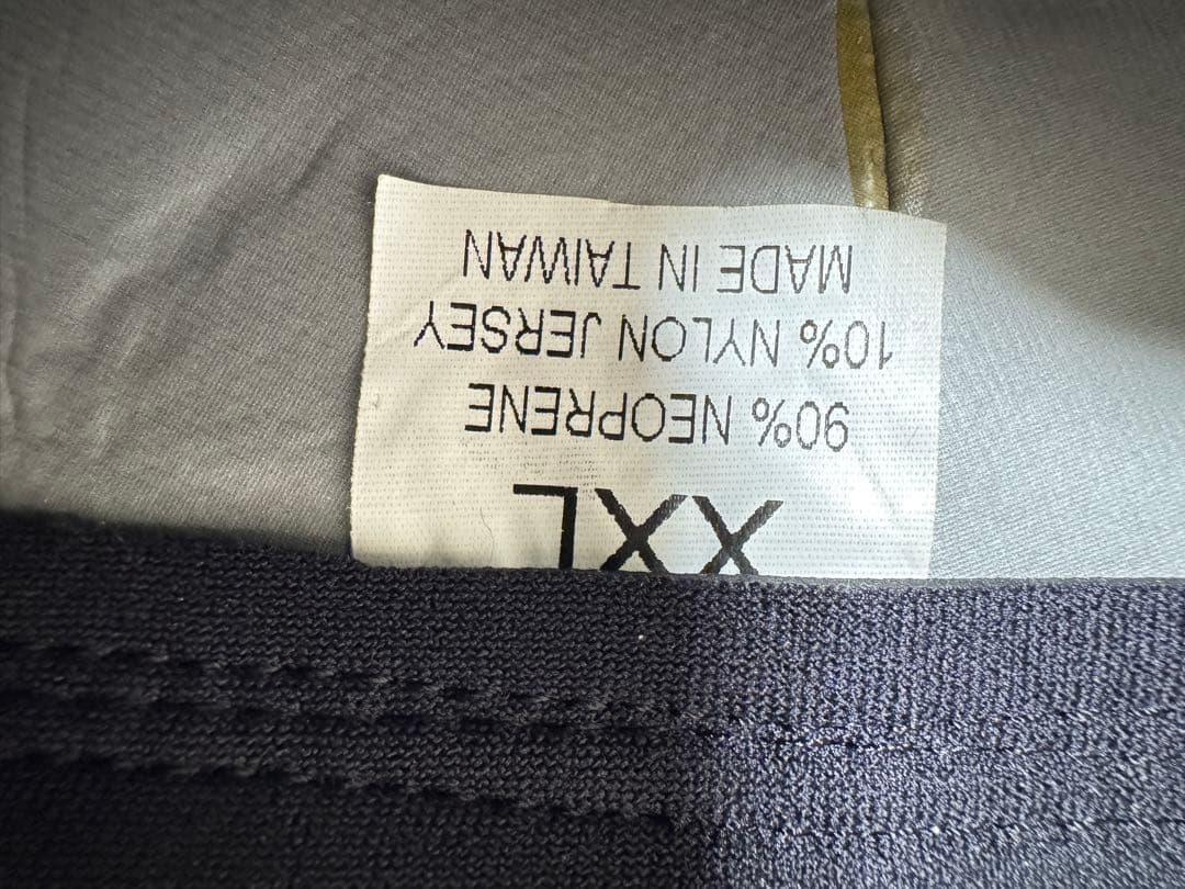 【未使用品】　※希少※XXL セミドライウェットスーツ 訳アリ