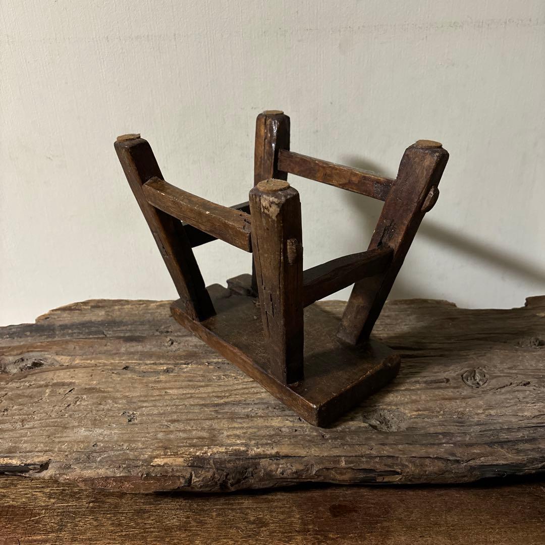 朝鮮　李朝　中国　その1 木製小さな踏み台　肘掛　花台　スツール　古民具　骨董