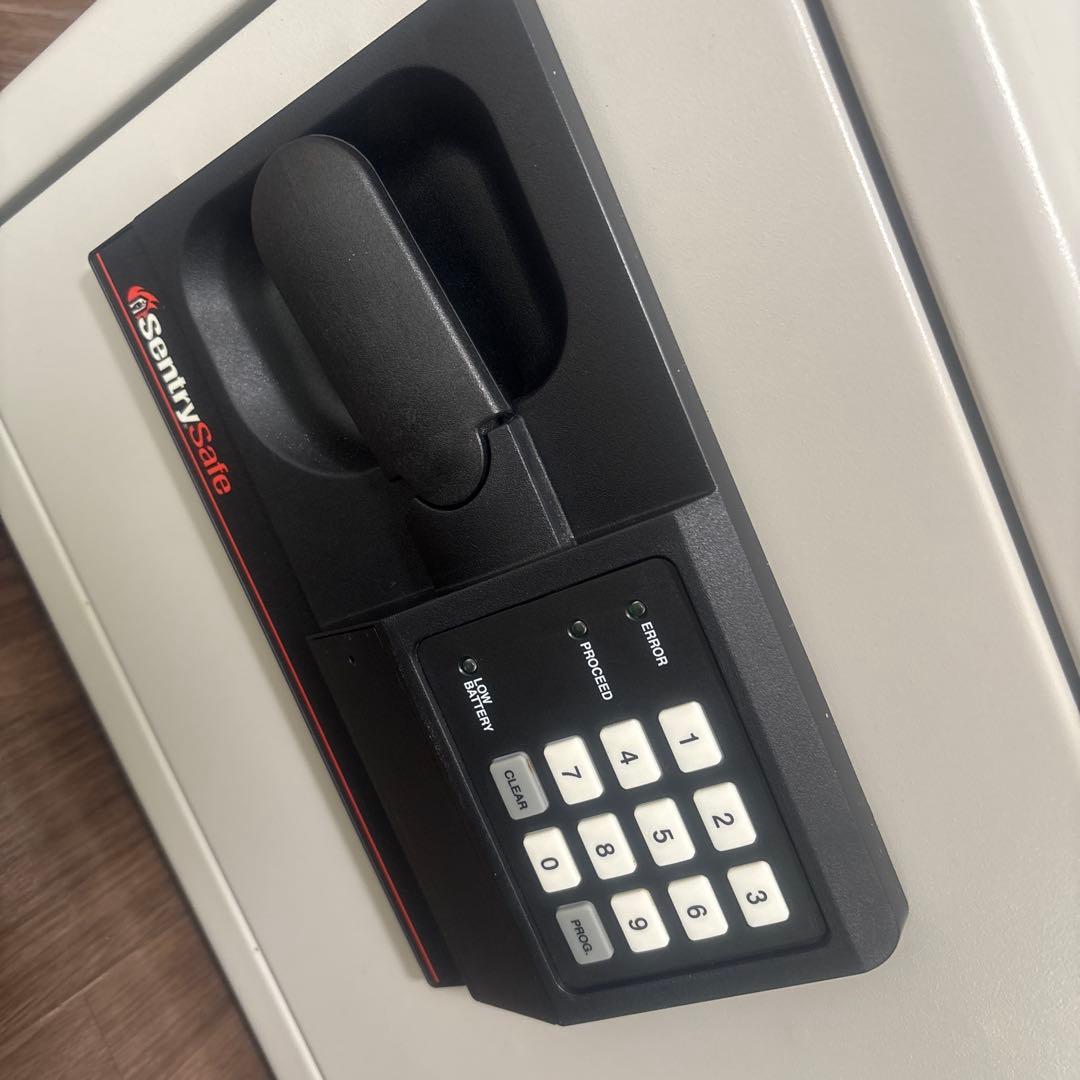 Sentry Safe 『ファイアーセーフ』　耐火金庫 SB0507テンキー式