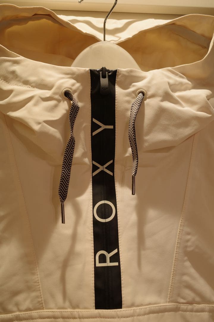 スノボウェア上下セット　ROXY ホワイト 　Mサイズ　定価6万