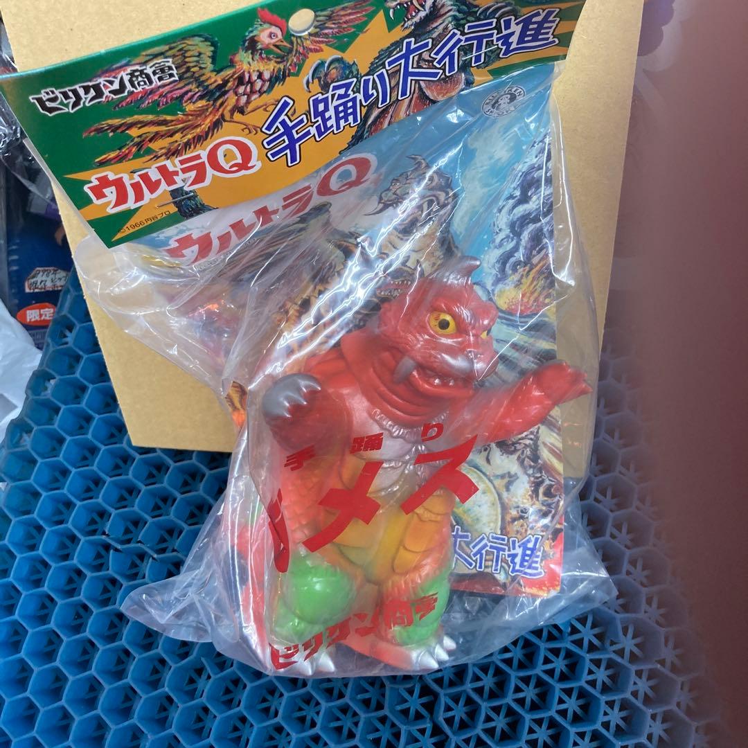 2000年にビリケン商会500体限定でしか製作ゴメスの希少品の　手踊りソフビ