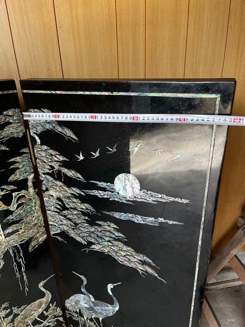 螺鈿（らでん）細工が施された衝立（ついたて）