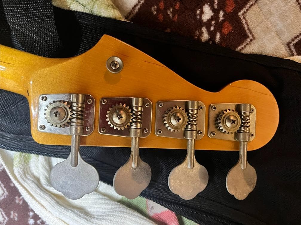 フェンダージャパン JAZZ BASS 3TS JB62 75-US ケース付き