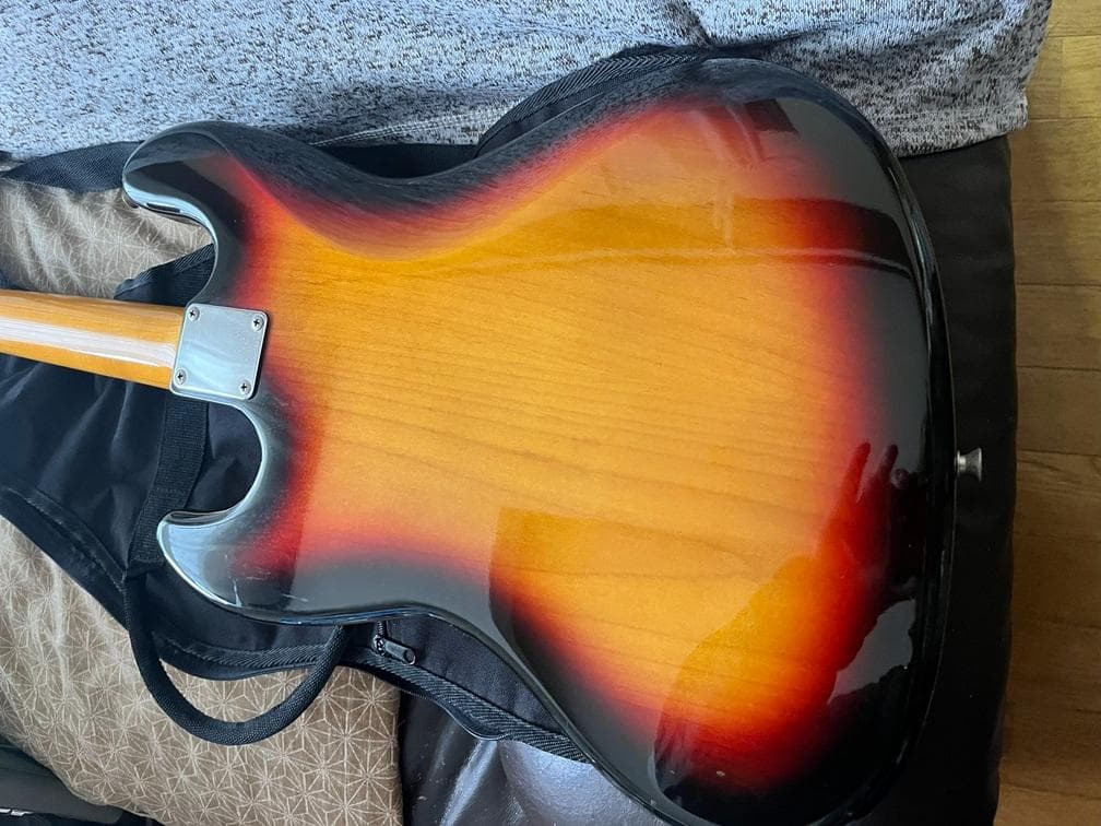 フェンダージャパン JAZZ BASS 3TS JB62 75-US ケース付き